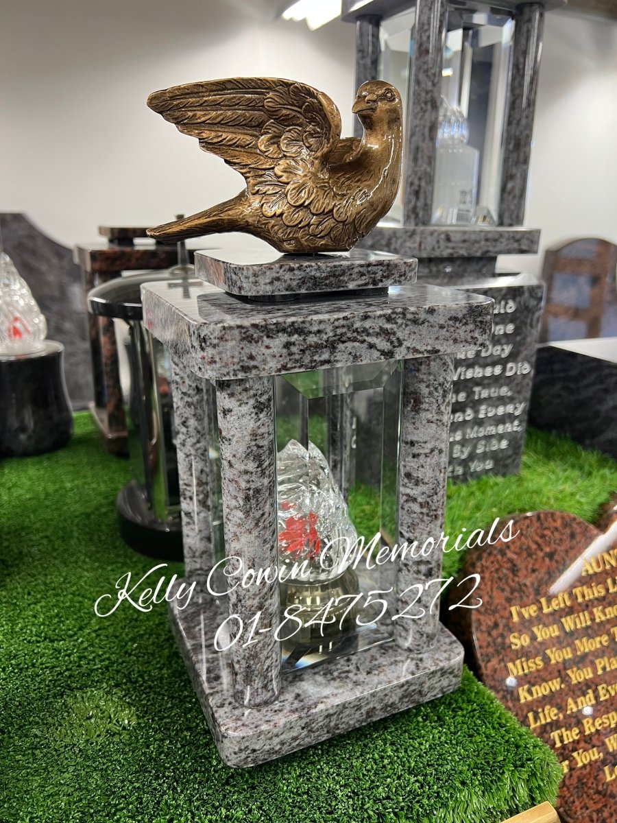 L034 - Lantern - Kelly Cowin Memorials