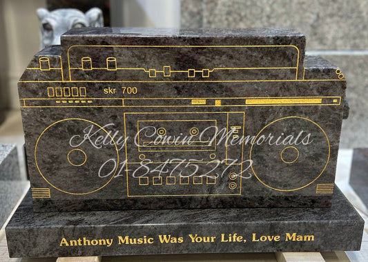 GO005 - Boom Box On Plinth