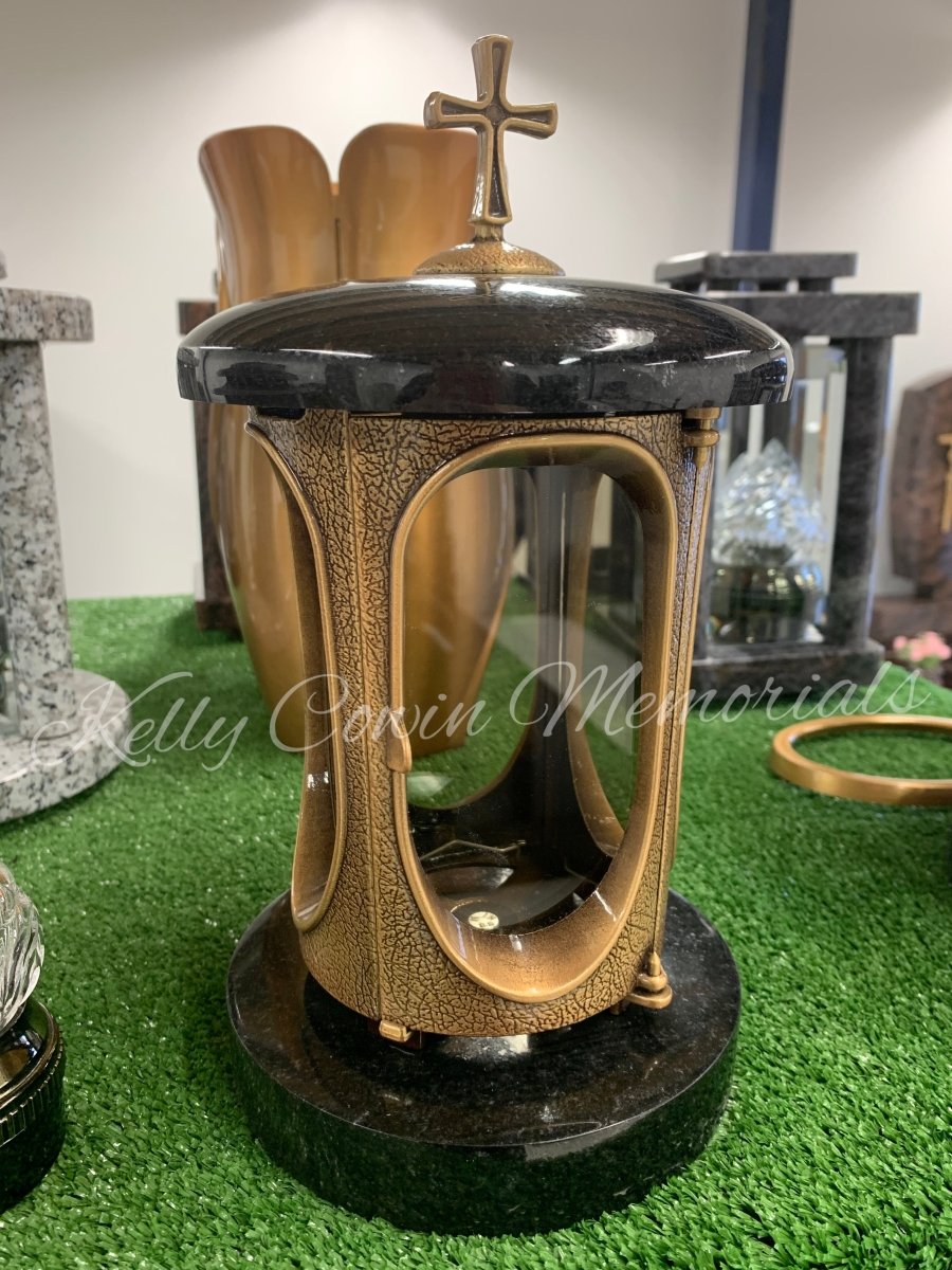 L039 - Lantern - Kelly Cowin Memorials