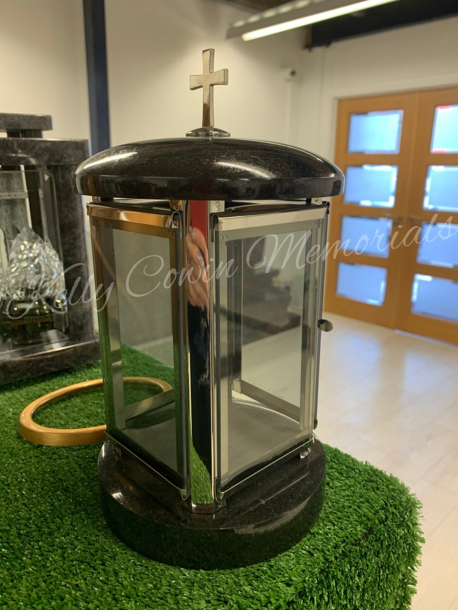 L038 - Lantern - Kelly Cowin Memorials