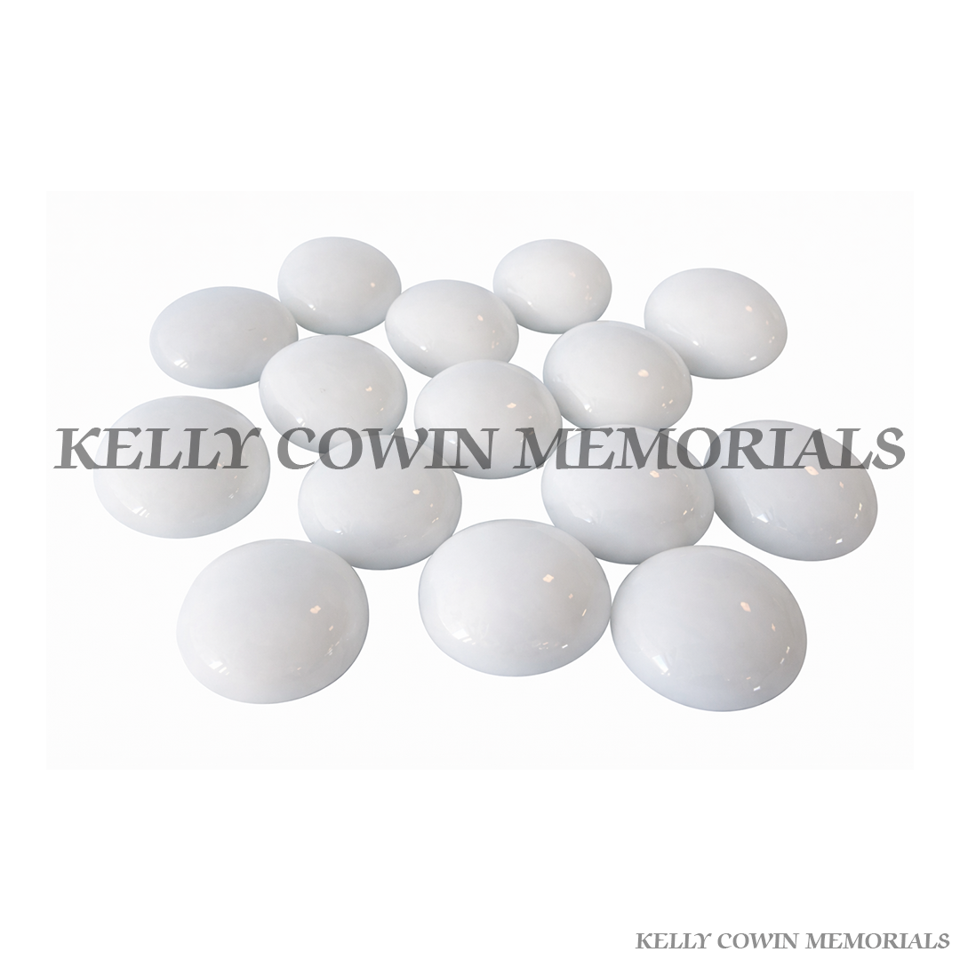 White polished decorative chippings for graves and gardens in Ireland